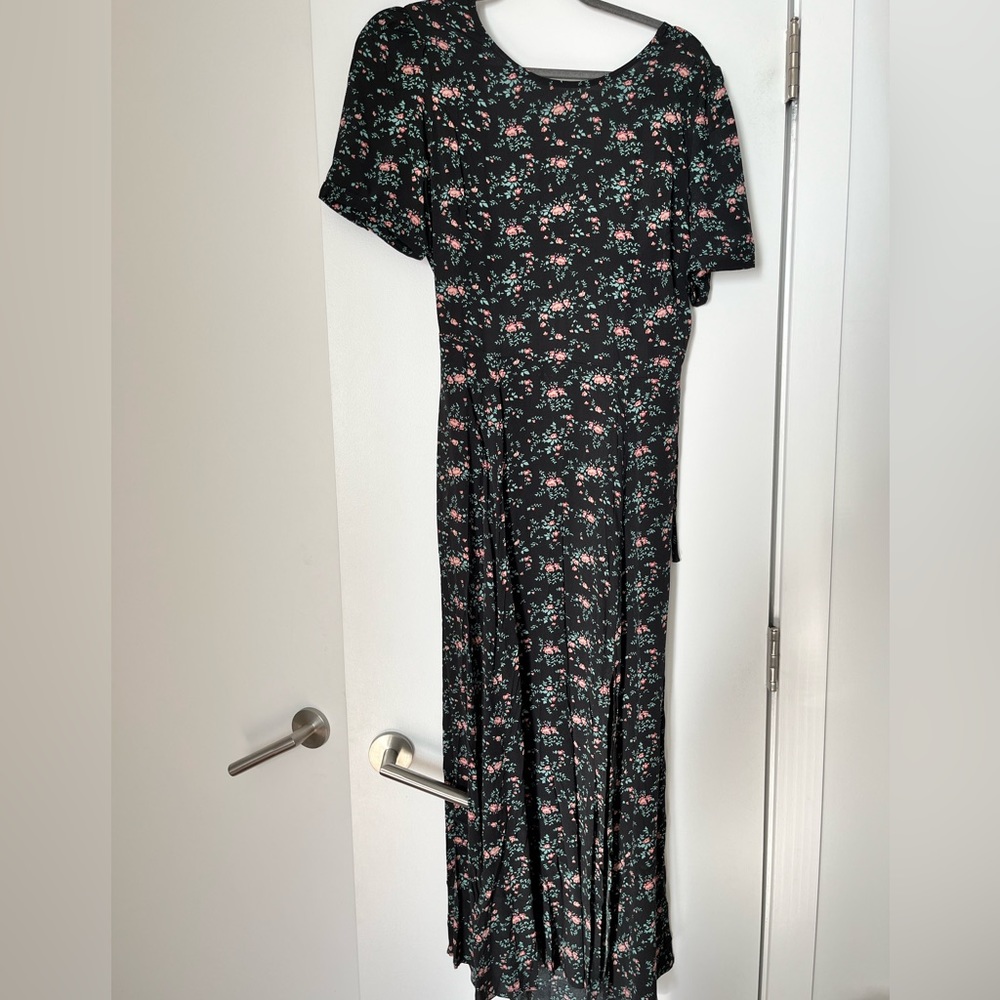 VICI DREAM ON FLORAL SLIT MAXI DRESS